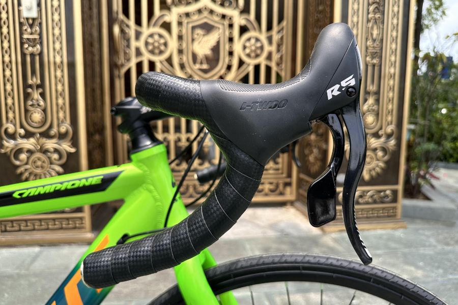 Xe đạp đua khung nhôm STOUT tay đề lắc xịn sò, bánh 700cx25 27 Tay đề lắc Xe đạp đua STOUT