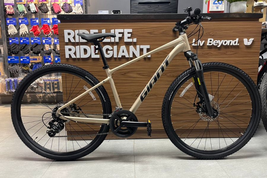 Xe đạp địa hình Giant Roam 4 D bản 2024 giảm giá 500K + KM 31 Xe đạp địa hình Giant Roam 4D 2024 màu sữa