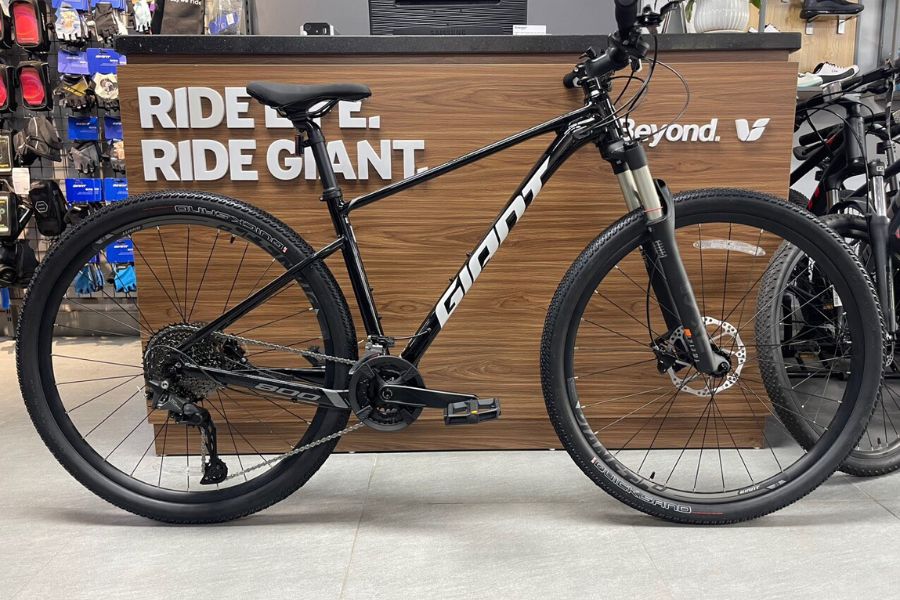 xe đạp địa hình Giant XTC 800 bản 2024 (loại bánh 27,5 và 29 inch) giảm giá 34 Xe đạp địa Hình Giant Xtc 800 Bản 2024 Màu đen ảnh Thật