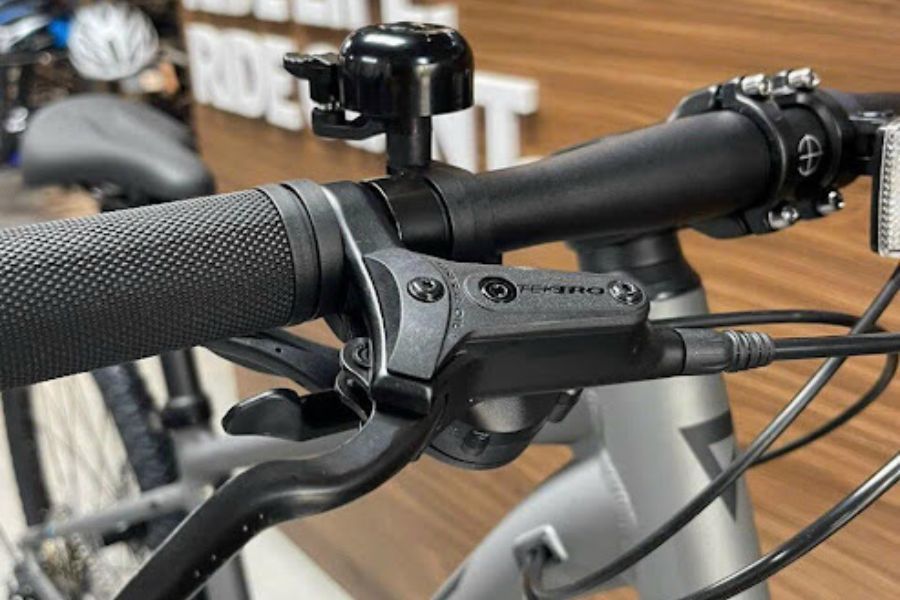 Xe đạp địa hình Giant ATX 660 bản 2025 giảm giá 1,4 triệu 34 Phanh dầu xe đạp Giant ATX 660 bản 2025