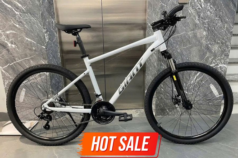 Xe đạp địa hình Giant ATX 620 bản 2025 giảm giá + KM 35 Xe đạp Giant Atx 620 Bản 2025 Màu Trắng
