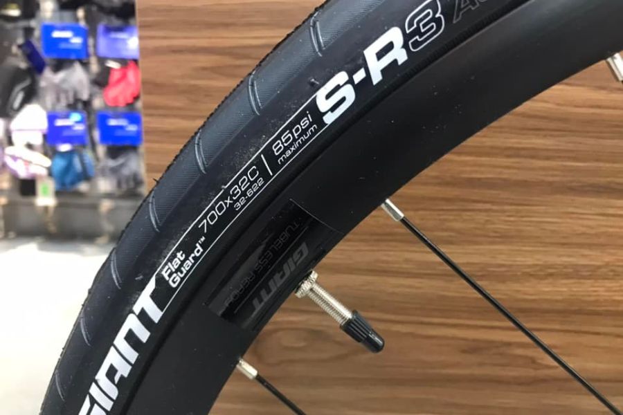 Xe đạp đua Giant Contend AR 3 bản 2024 giảm giá 3M + qua· 30 Bánh Xe đạp đua Giant Contend Ar 3 Bản 2024