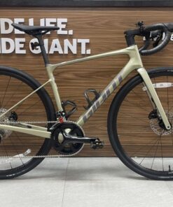 Xe đạp đua Giant Defy Adv 2 Bản 2024 ảnh Thật