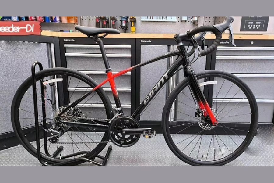 Xe đạp đua Giant Speeder-D1 bản 2025 giá tốt + kèm Km 20 Xe đạp đua Giant Speeder D1 Bản 2025 Màu đen đỏ