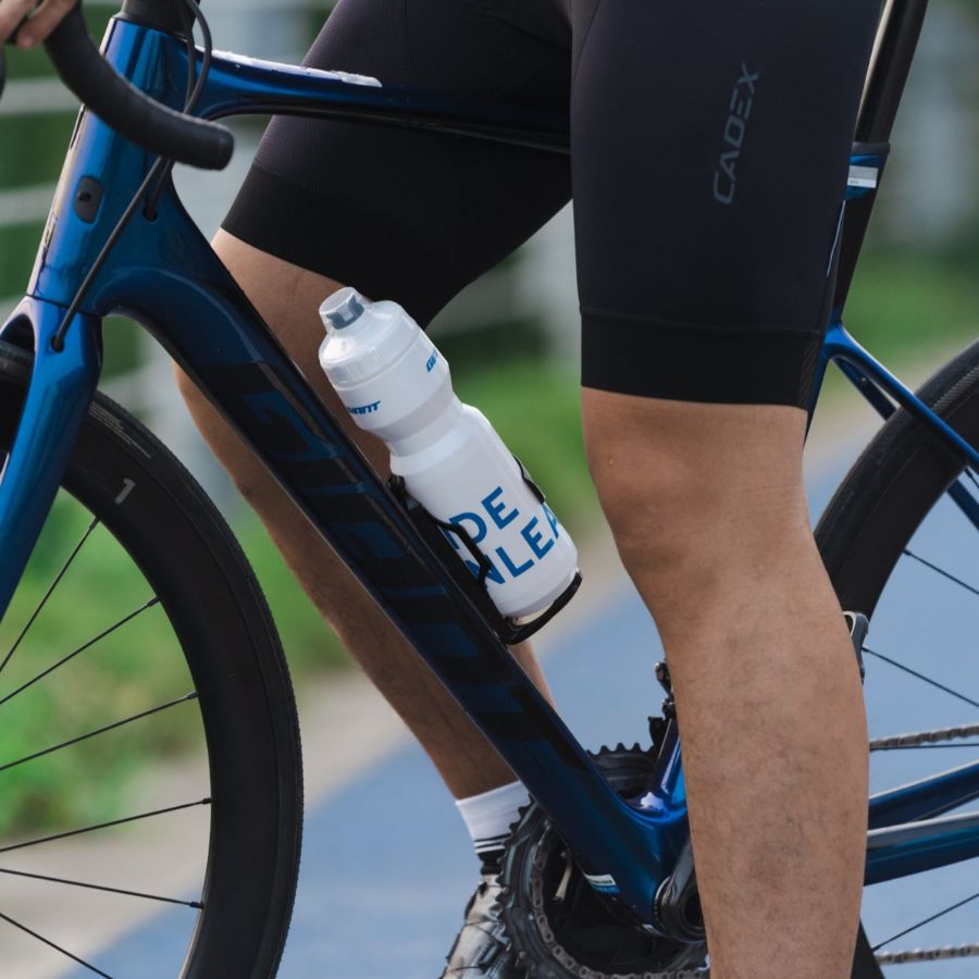 Bình nước xe đạp Giant Ne Ride Unleashed loại 600CC có giảm 18 Bình Nước Xe Ne Ride Unleashed 750cc Màu Trắng