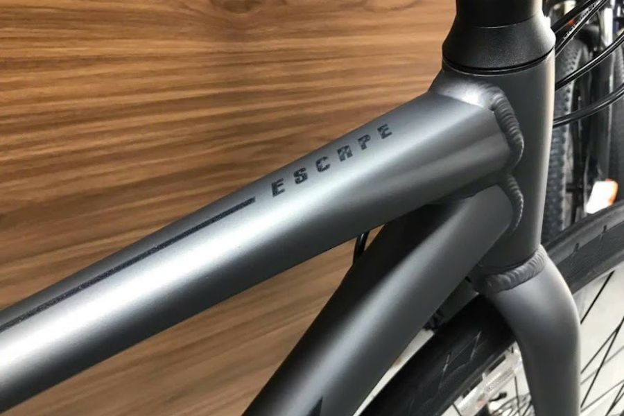 Xe đạp đường phố (Touring) Giant Escape 1 City bản 2024 giảm giá 900K 18 Khung Ngang Xe đạp đường Phố (touring) Giant Escape 1 City Bản 2024