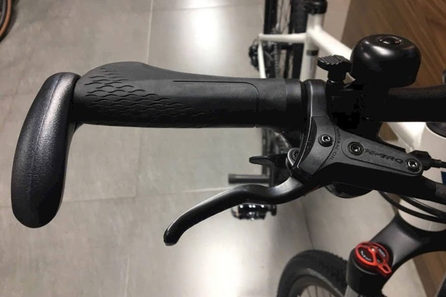 Xe đạp địa hình Giant ATX 810 bản 2025 bánh 27,5inch và 29inch 37 Tay Nắm Xe đạp địa Hình Giant Atx 810 Bản 2025