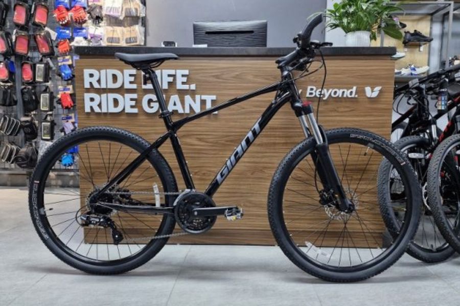 Xe đạp địa hình Giant ATX 810 bản 2025 bánh 27,5inch và 29inch 36 Xe đạp địa Hình Giant Atx 810 Bản 2025 Màu đen