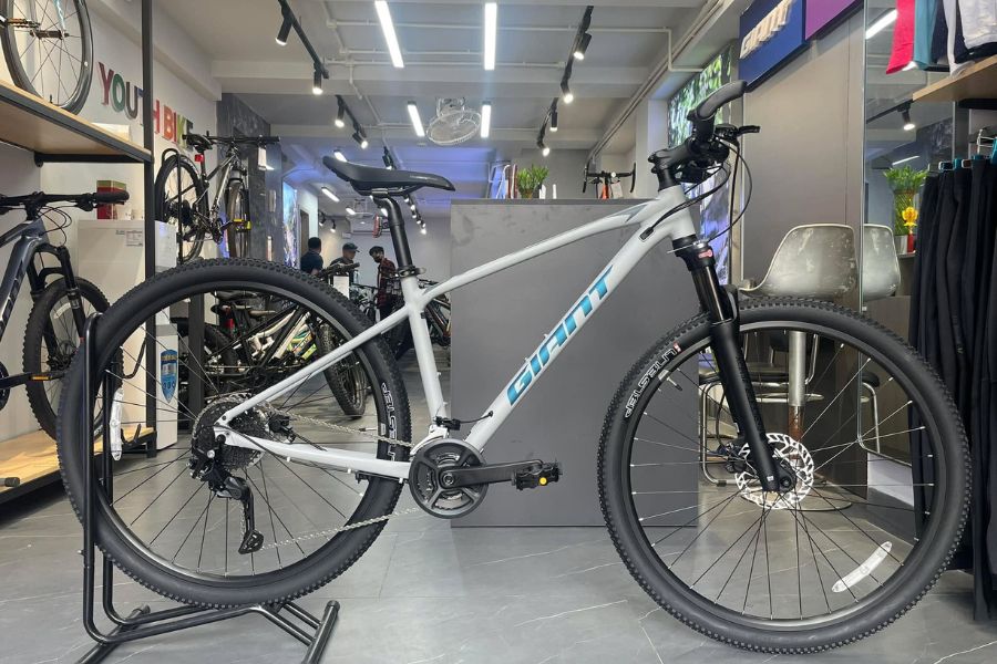 Xe đạp địa Hình Giant Atx 830 Bản 2025 ảnh Màu Trắng Xanh