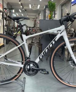 Xe đạp đường phố (Touring) Giant Revolf F2 bản 2025 giảm giá 2M 15 Xe đạp đường Phố (touring) Giant Revolt F3 Bản 2025 Màu Trắng