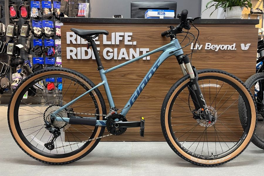 Xe đạp địa hình Giant XTC 820 bản 2023 (27,5 và 29inch) giảm giá 3M 29 Xe đạp địa Hình Giant Xtc 820 Bản 2023 Màu Xanh