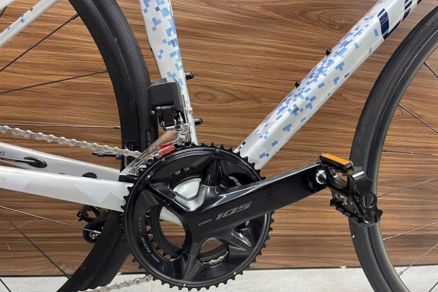 Xe đạp đua nữ Liv Langma Adv 1 D bản 2023 31 Đùi đia Và Củ đề Shimano 105 Di2 Xe đạp đua Nữ Liv Langma Adv 1 D Bản 2023