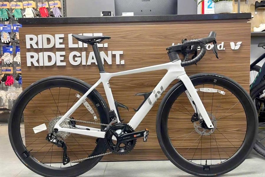 Xe đạp đua nữ Liv Enviliv Adv 1 bản 2025 giảm giá + KM 19 Xe đạp đua Nữ Liv Enviliv Adv 1 Bản 2025 Màu Trắng