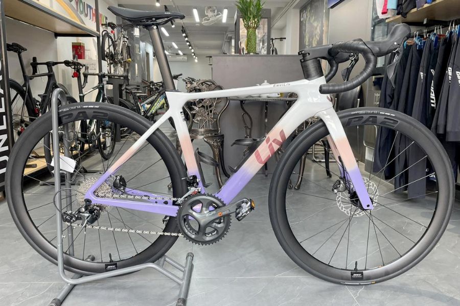 Xe đạp đua nữ Liv Enviliv Adv 3 bản 2025 giảm giá + quà tặng 30 Xe đạp đua Nữ Liv Enviliv Adv 3 Bản 2025 Màu Trắng Hồng