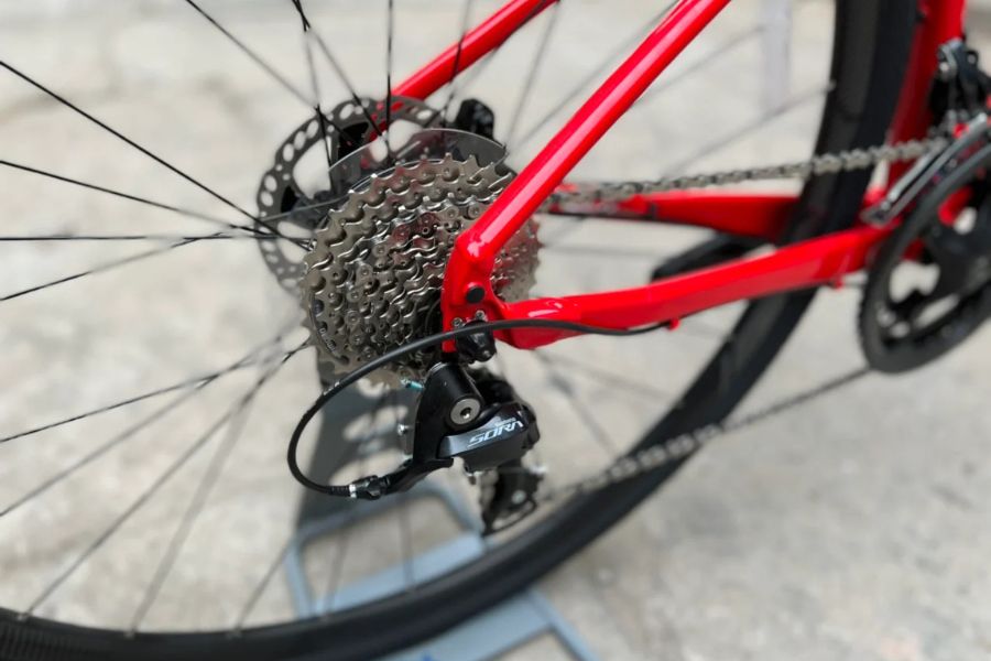 Xe đường phố Giant Revolt F2 bản 2022 giảm giá tốt 36 Líp Và Củ đề Sau Xe đạp đường Phố Giant Revolt F2 Bản 2022