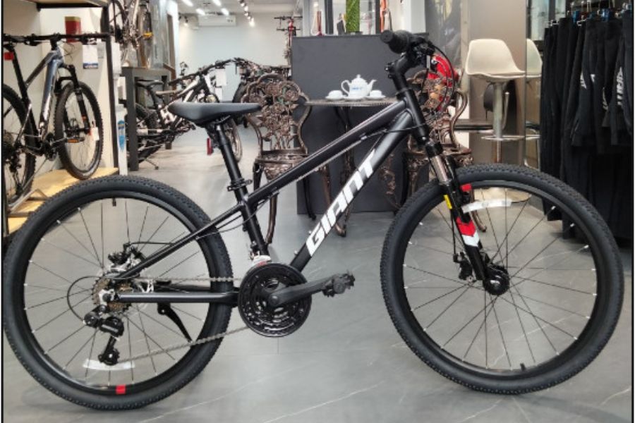 Xe đạp trẻ em Giant ATX 610 24 2023 – Địa hình bền bỉ, luyện tập vượt trội cho tuổi teen 25 Xe Trẻ Em Giant Atx 610 24 Bản 2023 Màu đen ảnh Thật