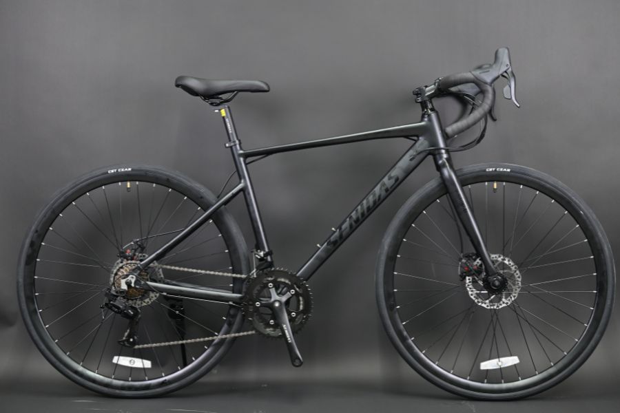 Xe đạp đua Senidas R200 38 Xe đạp đua Senidas R200 Màu đen